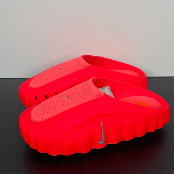 Nike Mind 001 Solar Red Mule Slippers